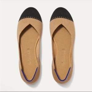 New the flat camel captoe shoes